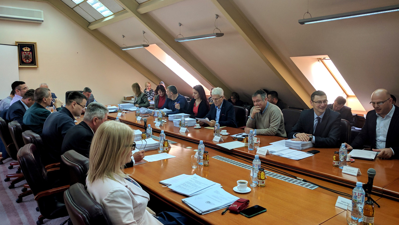 Већници одобрили средства за лечење двоје деце